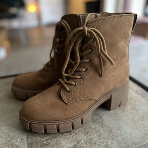 🤎🍂 NWOT Faux Suede Light Brown Boots